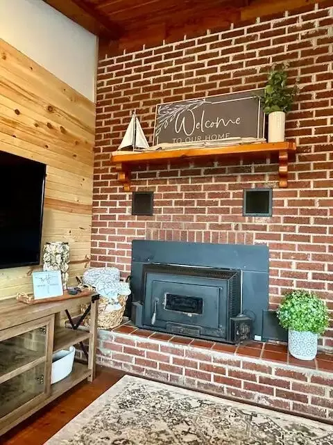 Living - 23188 Farm Road 1245, Shell Knob, MO 65747 photo 3 of 3