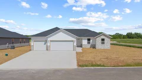 416 Beaver Tail Rd, Ash Grove, MO 65604
