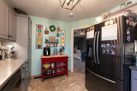 Kitchen - 660 Big Bear Ct, Marshfield, MO 65706 photo 4 of 4