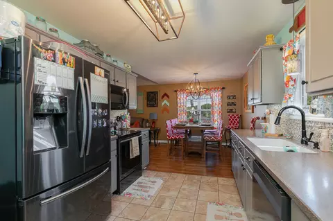 Kitchen - 660 Big Bear Ct, Marshfield, MO 65706 photo 3 of 4