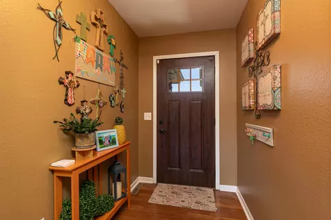 Entry Way - 660 Big Bear Ct, Marshfield, MO 65706 photo 1 of 2