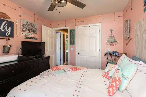 Bedroom - 660 Big Bear Ct, Marshfield, MO 65706 photo 4 of 8
