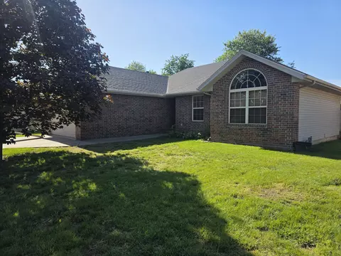 988 W Bates Dr, Nixa, MO 65714