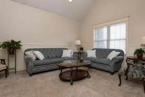 Living - 128 Green Oaks Dr, Ozark, MO 65721 photo 2 of 4