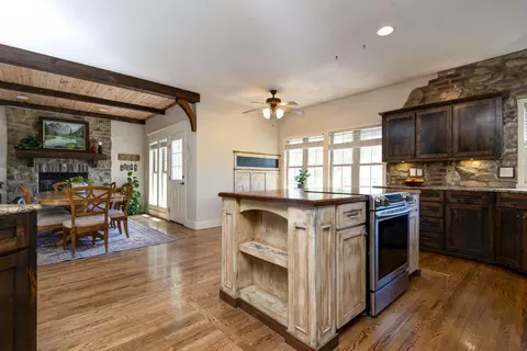 Kitchen - 128 Green Oaks Dr, Ozark, MO 65721 photo 3 of 5