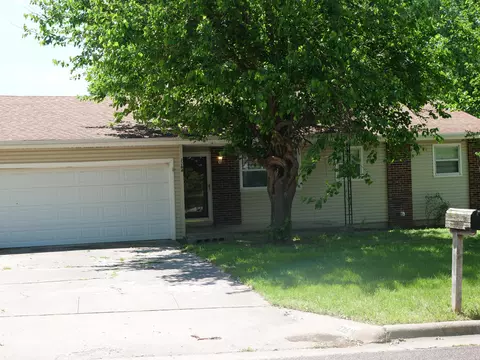 2264 E Nora St, Springfield, MO 65803
