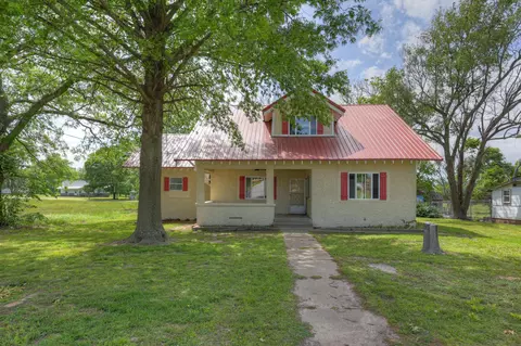 508 Vine St, Golden City, MO 64748