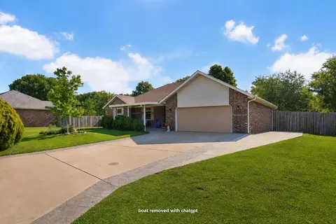 606 Ryleigh Cir, Nixa, MO 65714