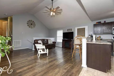 Entry Way - 3808 N Spring Brooke Ave, Springfield, MO 65803 photo 1 of 1