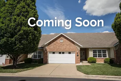 1376 N Sandy Creek Cir #3, Nixa, MO 65714