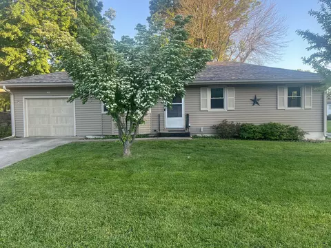200 W Magnolia St, Clinton, MO 64735