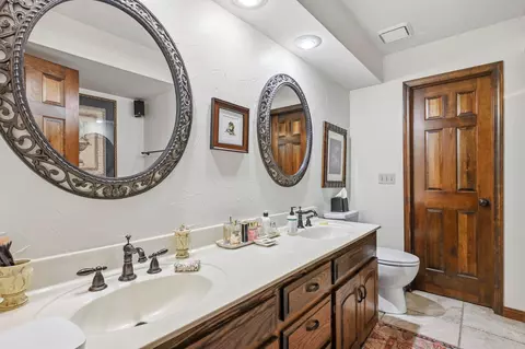 Bath - 3140 E Raynell St # 4, Springfield, MO 65804 photo 1 of 3
