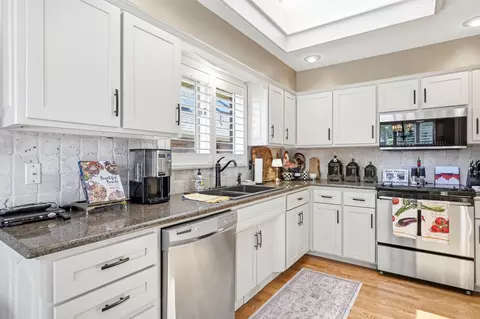 Kitchen - 3140 E Raynell St # 4, Springfield, MO 65804 photo 4 of 4