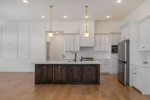Kitchen - 1734 N Marlowe Ave, Springfield, MO 65802 photo 5 of 6