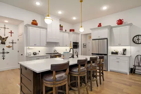 Kitchen - 1734 N Marlowe Ave, Springfield, MO 65802 photo 3 of 6