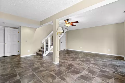 Living - 7 Treehouse Ln #2, Branson, MO 65616 photo 8 of 9