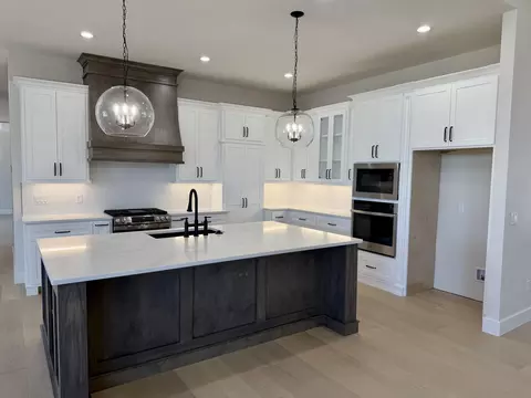 Kitchen - 5966 S Holland Ave, Springfield, MO 65810 photo 2 of 5