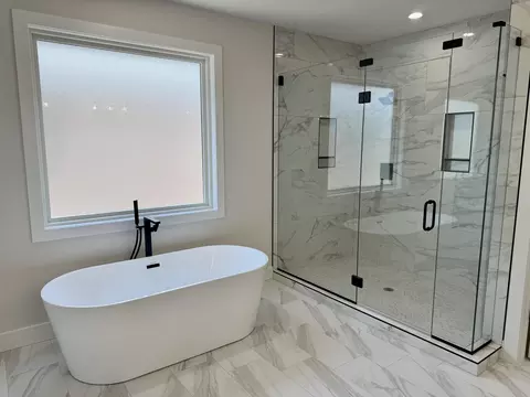 Bath - 5966 S Holland Ave, Springfield, MO 65810 photo 2 of 8