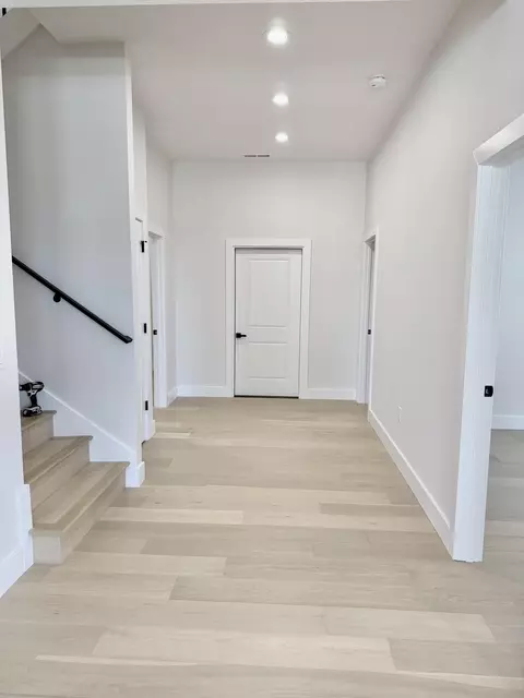 Entry Way - 5966 S Holland Ave, Springfield, MO 65810 photo 7 of 9