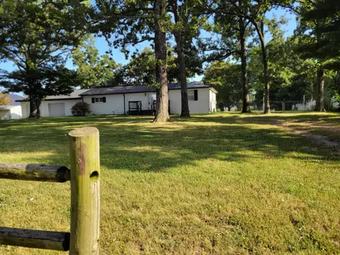 17909 Locust Rd, Neosho, MO 64850