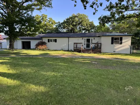 17909 Locust Rd, Neosho, MO 64850