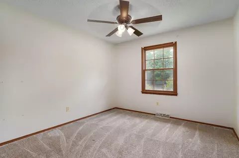 Bedroom - 720 E Rosebrier St, Springfield, MO 65807 photo 3 of 4