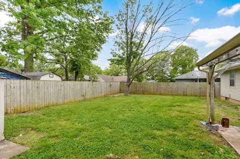 Exterior - 720 E Rosebrier St, Springfield, MO 65807 photo 7 of 7