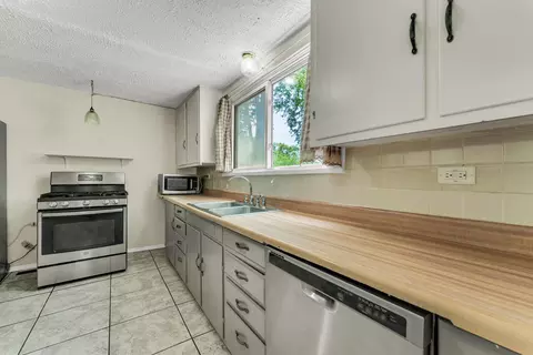 Kitchen - 301 E Miller Rd, Republic, MO 65738 photo 3 of 3