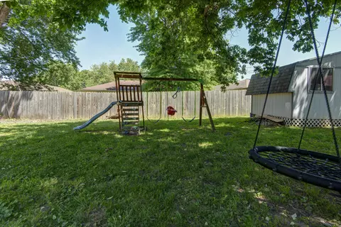 Exterior - 3636 S Walnut Hill Dr, Springfield, MO 65807 photo 5 of 7