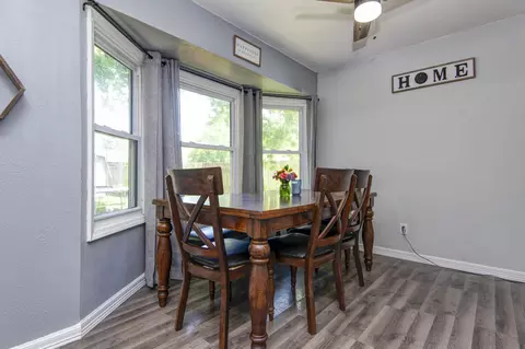 Dining - 3636 S Walnut Hill Dr, Springfield, MO 65807 photo 1 of 2