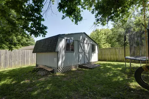 Exterior - 3636 S Walnut Hill Dr, Springfield, MO 65807 photo 7 of 7