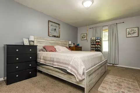 Bedroom - 3636 S Walnut Hill Dr, Springfield, MO 65807 photo 3 of 3