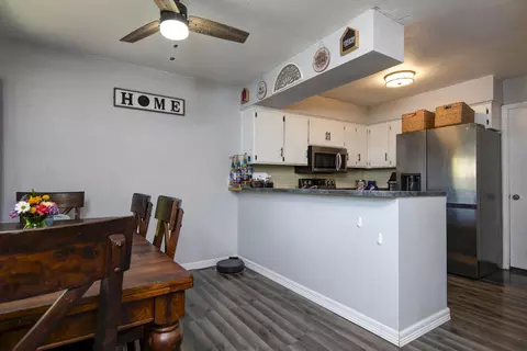 Dining - 3636 S Walnut Hill Dr, Springfield, MO 65807 photo 2 of 2