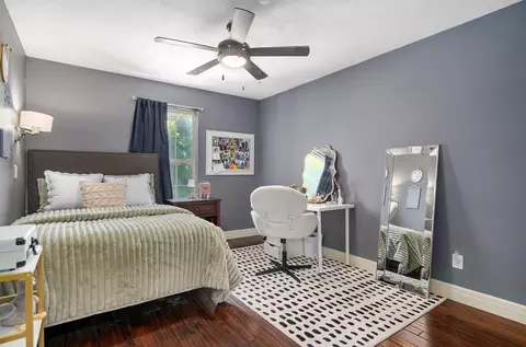 Bedroom - 5120 E Sugarwood St, Springfield, MO 65809 photo 3 of 5