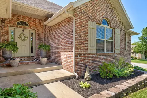 Exterior - 5120 E Sugarwood St, Springfield, MO 65809 photo 4 of 13