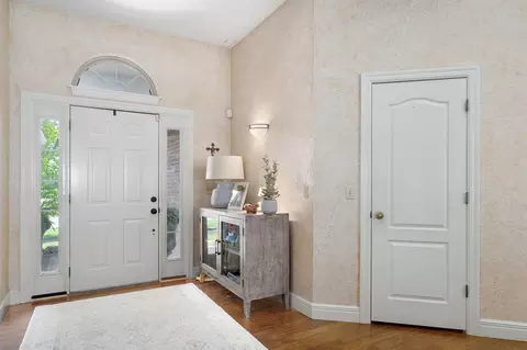 Entry Way - 5120 E Sugarwood St, Springfield, MO 65809 photo 2 of 5