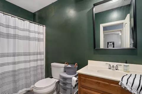 Bath - 5120 E Sugarwood St, Springfield, MO 65809 photo 6 of 6