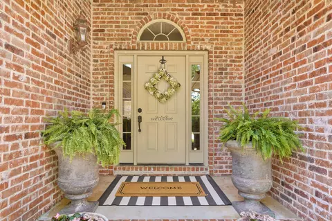 Entry Way - 5120 E Sugarwood St, Springfield, MO 65809 photo 1 of 5