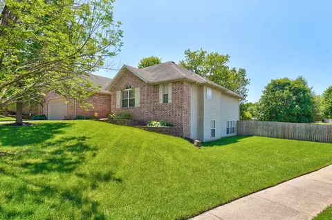 Exterior - 5120 E Sugarwood St, Springfield, MO 65809 photo 3 of 13