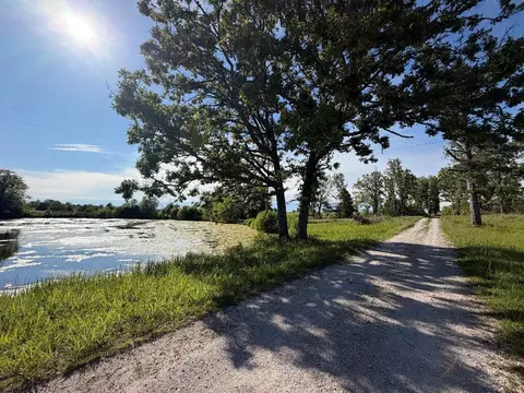 1452 Kaylor Rd, Mountain Grove, MO 65711