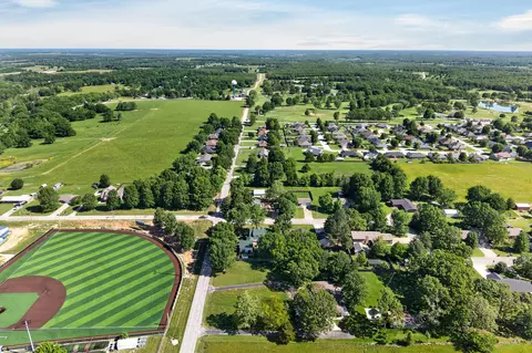 View/Area - 928 Julian St, Marshfield, MO 65706 photo 2 of 11