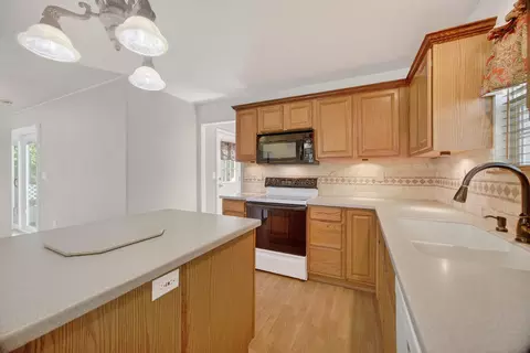 Kitchen - 928 Julian St, Marshfield, MO 65706 photo 4 of 6