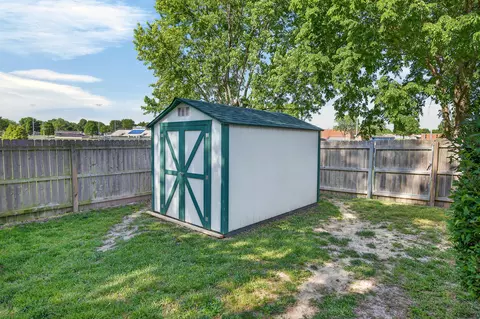 Exterior - 928 Julian St, Marshfield, MO 65706 photo 11 of 21