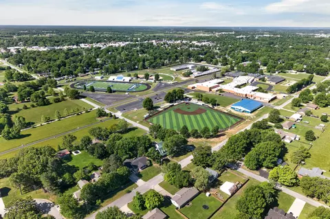 View/Area - 928 Julian St, Marshfield, MO 65706 photo 4 of 11