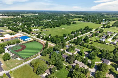 View/Area - 928 Julian St, Marshfield, MO 65706 photo 3 of 11