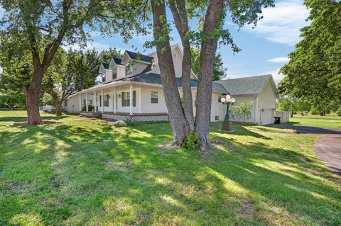 Exterior - 928 Julian St, Marshfield, MO 65706 photo 17 of 21