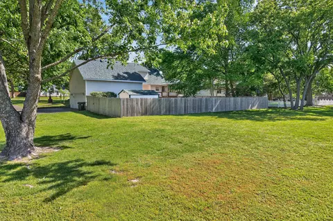 Exterior - 928 Julian St, Marshfield, MO 65706 photo 18 of 21