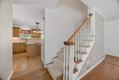 Entry Way - 928 Julian St, Marshfield, MO 65706 photo 6 of 10