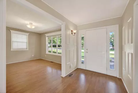 Entry Way - 928 Julian St, Marshfield, MO 65706 photo 4 of 10