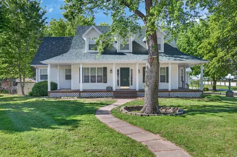 928 Julian St, Marshfield, MO 65706